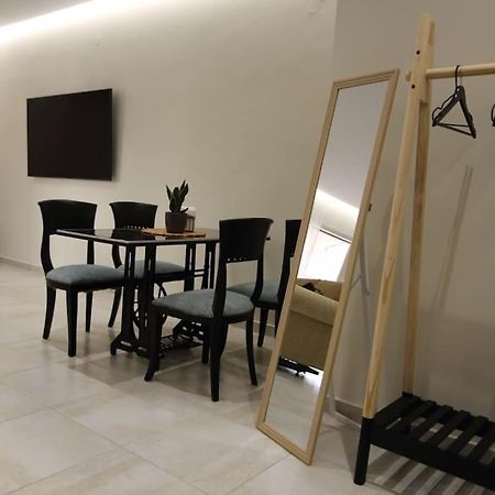 Eclectic Apartment Near Downtown Heraklion  ภายนอก รูปภาพ