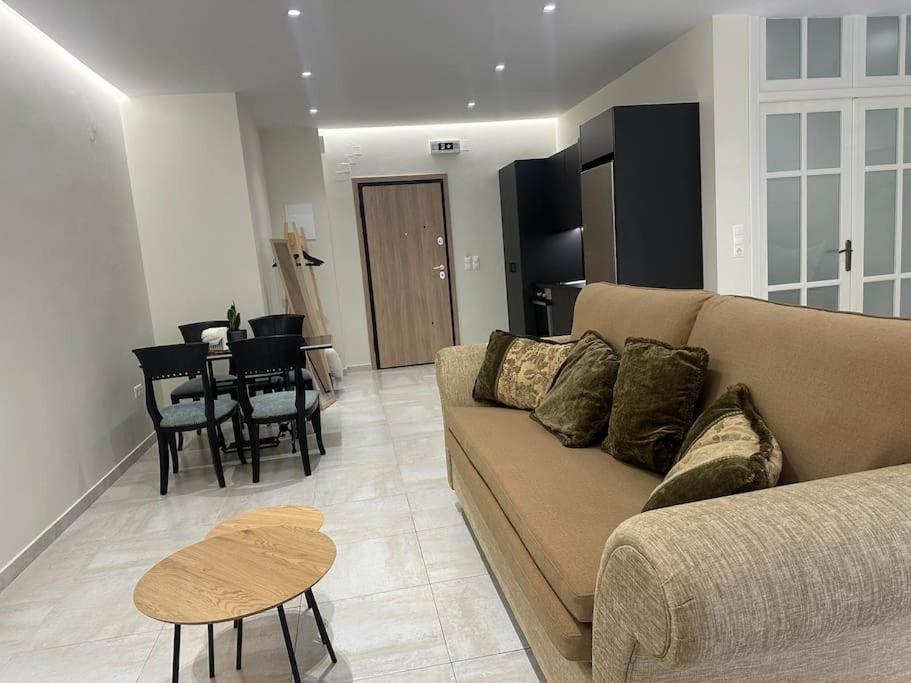 Eclectic Apartment Near Downtown Heraklion  ภายนอก รูปภาพ