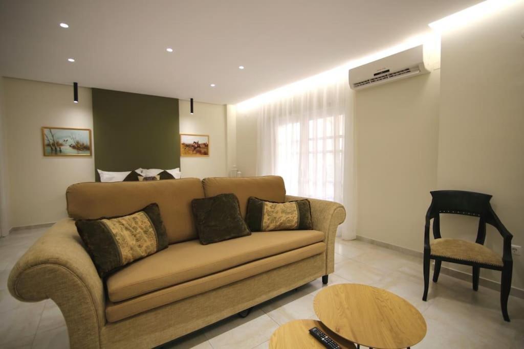 Eclectic Apartment Near Downtown Heraklion  ภายนอก รูปภาพ