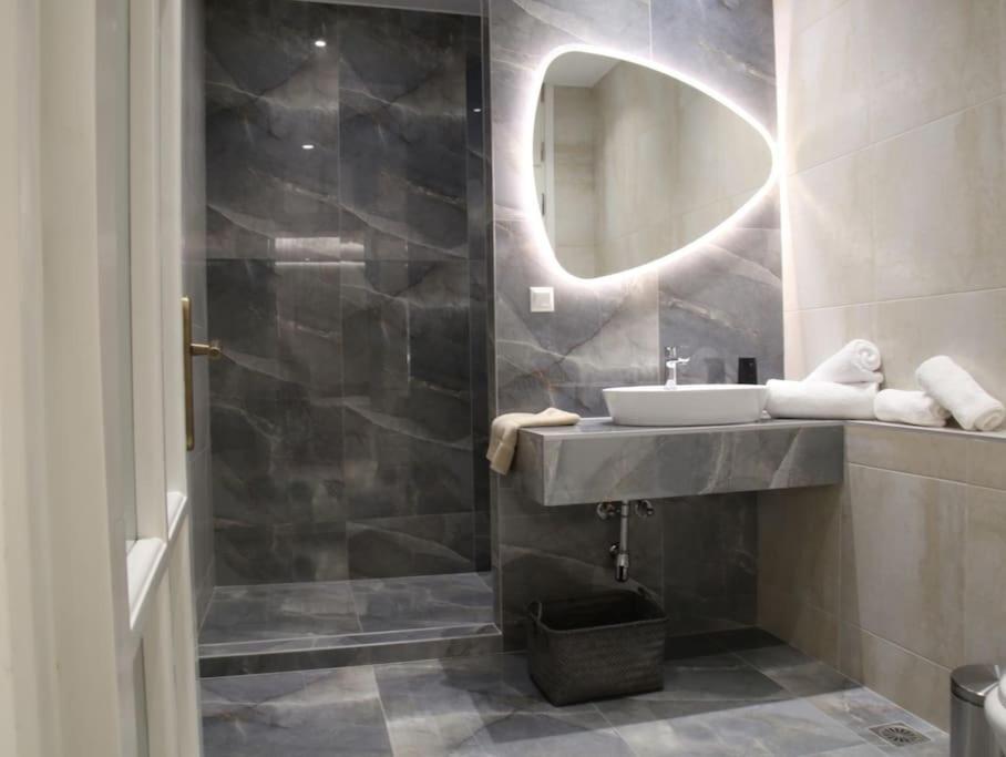 Eclectic Apartment Near Downtown Heraklion  ภายนอก รูปภาพ