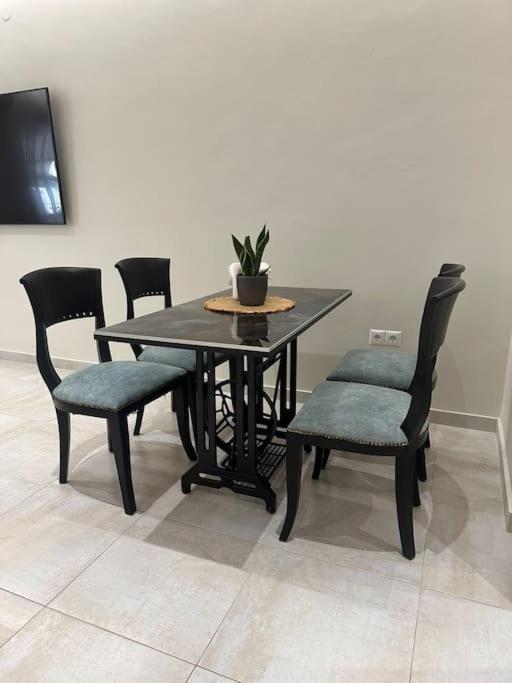 Eclectic Apartment Near Downtown Heraklion  ภายนอก รูปภาพ