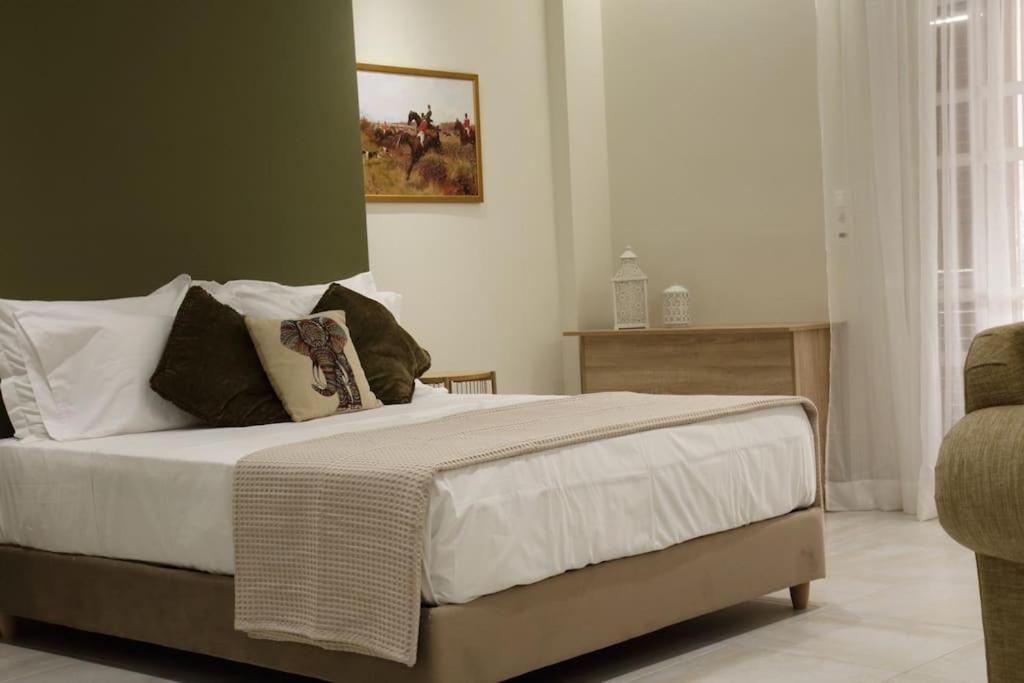 Eclectic Apartment Near Downtown Heraklion  ภายนอก รูปภาพ
