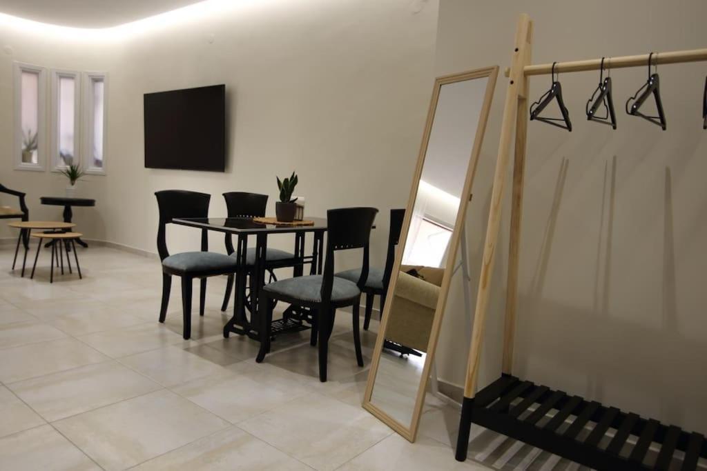 Eclectic Apartment Near Downtown Heraklion  ภายนอก รูปภาพ