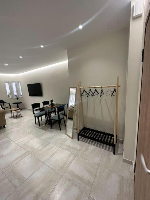 Eclectic Apartment Near Downtown Heraklion  ภายนอก รูปภาพ