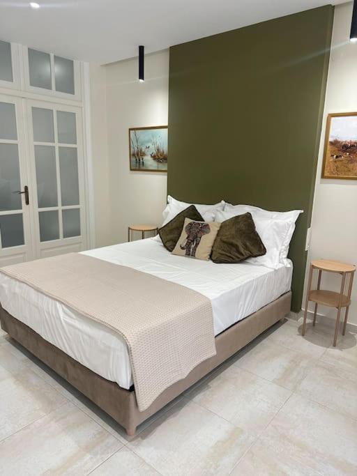 Eclectic Apartment Near Downtown Heraklion  ภายนอก รูปภาพ