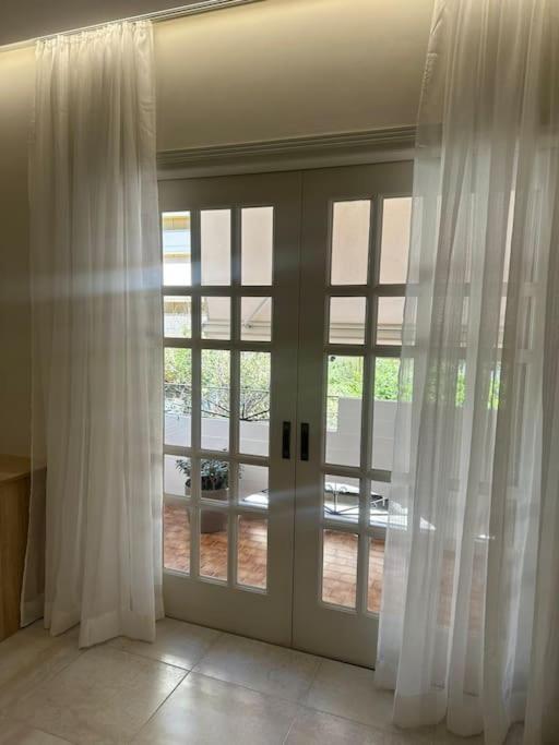 Eclectic Apartment Near Downtown Heraklion  ภายนอก รูปภาพ