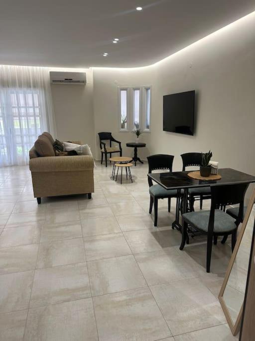 Eclectic Apartment Near Downtown Heraklion  ภายนอก รูปภาพ