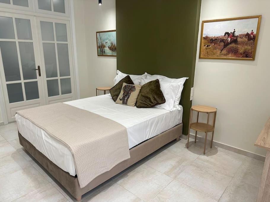Eclectic Apartment Near Downtown Heraklion  ภายนอก รูปภาพ