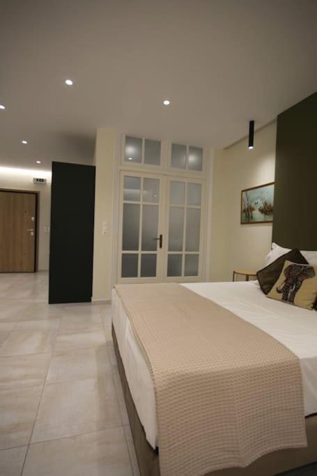 Eclectic Apartment Near Downtown Heraklion  ภายนอก รูปภาพ