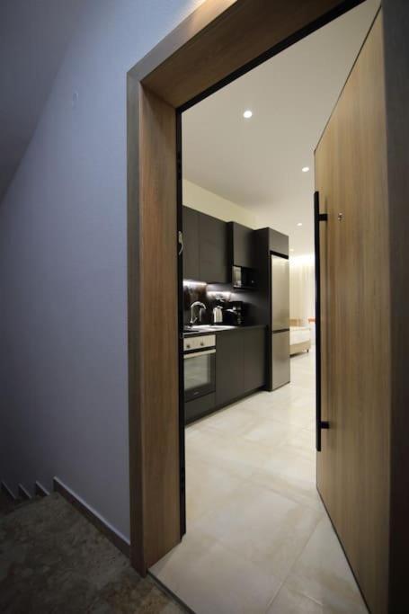 Eclectic Apartment Near Downtown Heraklion  ภายนอก รูปภาพ